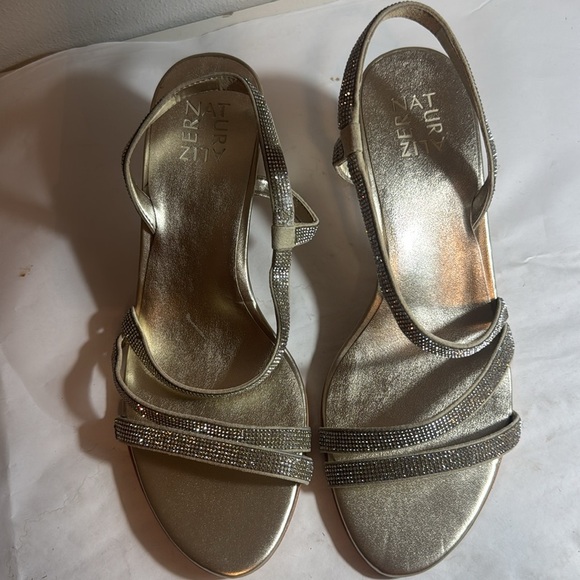 New Naturalizer Gold Strappy Women's heel Sandals 9.5 - Picture 6 of 7